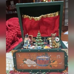 Christmas Holiday Musical Box Vintage